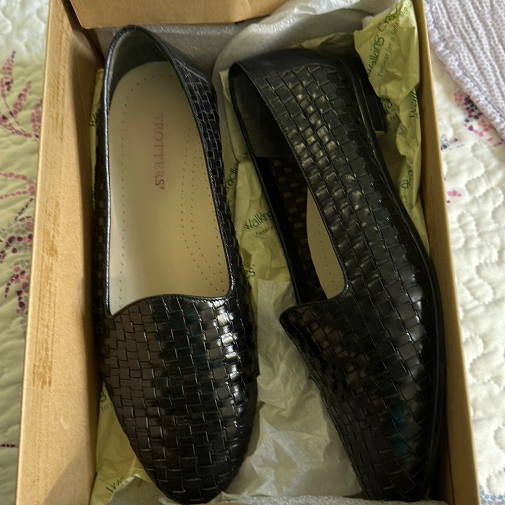 Leather shoes